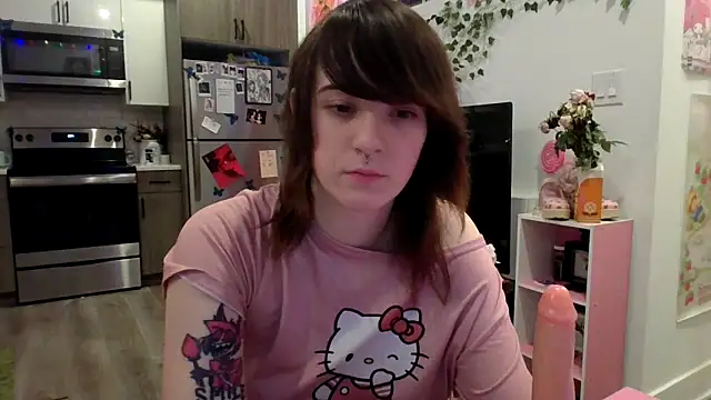 Snapshot of Trickylucy555 chatting on 10-19-25, 06:36 Trickylucy555 online show from 10-19-25, 06:36