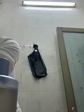 Snapshot of aaaaawhate chatting on 10-28-25, 10:30 aaaaawhate online show from 10-28-25, 10:30