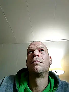 Snapshot of Kinky_Play1 chatting on 10-19-25, 07:20 Kinky Play1 online show from 10-19-25, 07:20