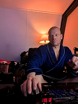 Snapshot of Kinky_Play1 chatting on 01-07-26, 08:11 Kinky Play1 online show from 01-07-26, 08:11