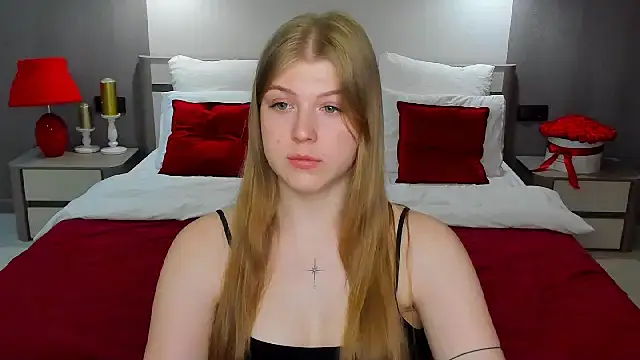 Snapshot of Stella_Light chatting on 06-16-26, 07:00 Stella Light online show from 06-16-26, 07:00