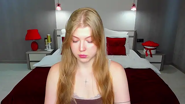 Snapshot of Stella_Light chatting on 06-23-26, 12:25 Stella Light online show from 06-23-26, 12:25