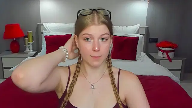 Snapshot of Stella_Light chatting on 07-07-26, 06:47 Stella Light online show from 07-07-26, 06:47