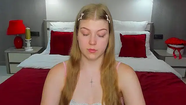 Snapshot of Stella_Light chatting on 07-11-26, 04:48 Stella Light online show from 07-11-26, 04:48