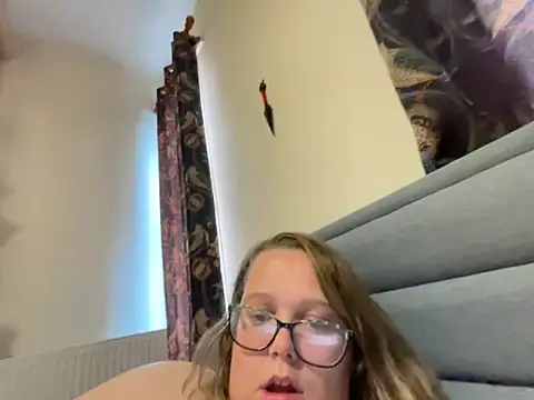 Scarletcum22 online show from 11-08-25, 12:16