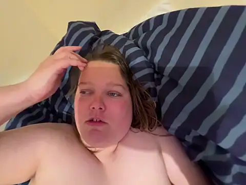 Scarletcum22 online show from 04-04-26, 07:39