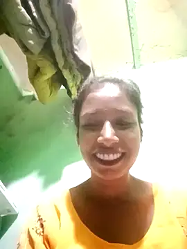 Snapshot of Rutika-G chatting on 10-26-25, 12:38 Rutika-G online show from 10-26-25, 12:38