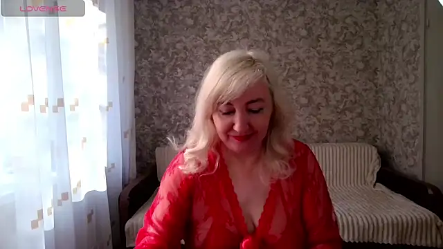 Snapshot of LadyKriss chatting on 05-05-26, 03:47 LadyKriss online show from 05-05-26, 03:47