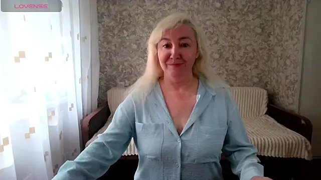 Snapshot of LadyKriss chatting on 05-28-26, 03:37 LadyKriss online show from 05-28-26, 03:37