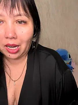 Snapshot of Love__Mom chatting on 11-14-25, 05:55 Love Mom online show from 11-14-25, 05:55