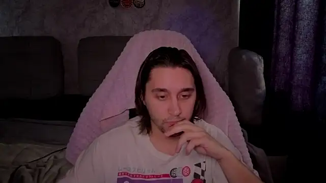 Snapshot of Pohyi_ chatting on 03-02-26, 08:32 Pohyi online show from 03-02-26, 08:32