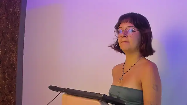 Snapshot of Ivy__storm chatting on 11-03-25, 04:41 Ivy storm online show from 11-03-25, 04:41