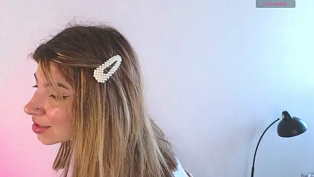 Snapshot of KiraBlushy chatting on 10-29-25, 09:22 KiraBlushy online show from 10-29-25, 09:22