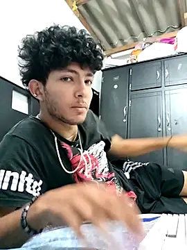 LyliaWood online show from 11-04-25, 01:05