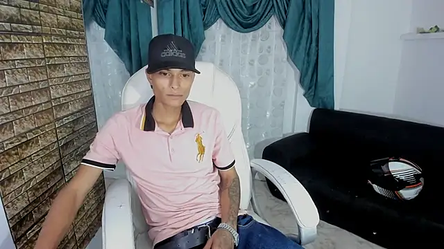 Snapshot of paul_booy chatting on 11-02-25, 04:04 paul booy online show from 11-02-25, 04:04