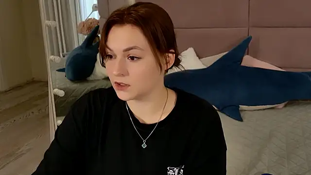 Snapshot of KirraMoss chatting on 06-15-26, 12:51 KirraMoss online show from 06-15-26, 12:51
