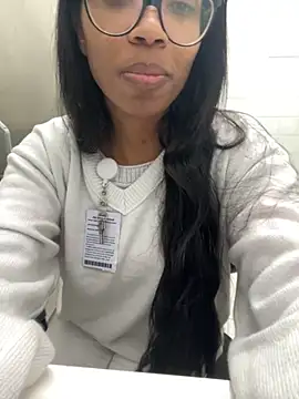 Snapshot of raphaelasoares chatting on 11-11-25, 06:02 raphaelasoares online show from 11-11-25, 06:02