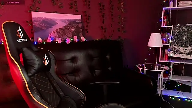 Snapshot of Mystery_Mary chatting on 11-15-25, 10:56 Mystery Mary online show from 11-15-25, 10:56