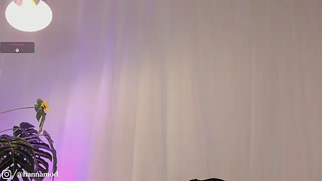 Snapshot of Lovely_queens_ chatting on 11-25-25, 10:15 Lovely queens online show from 11-25-25, 10:15