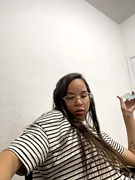 Snapshot of Bab_Angel chatting on 10-20-25, 02:23 Bab Angel online show from 10-20-25, 02:23