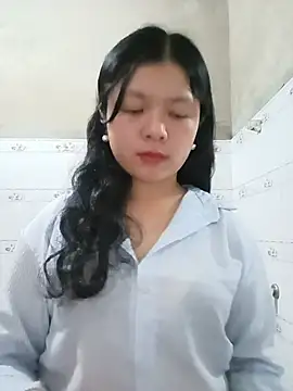 lisa-bae00 online show from 05-17-26, 12:23
