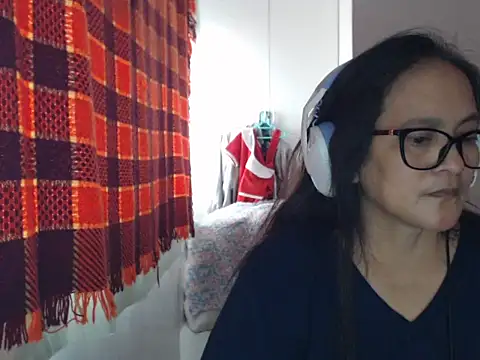 Kinkybela2025 online show from 05-18-26, 06:52