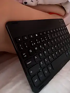 portuguesacasada online show from 04-15-26, 08:10