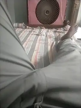 Snapshot of pappy143 chatting on 11-05-25, 04:23 pappy143 online show from 11-05-25, 04:23