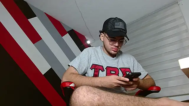 Snapshot of Zac_Golden chatting on 06-19-26, 11:47 Zac Golden online show from 06-19-26, 11:47