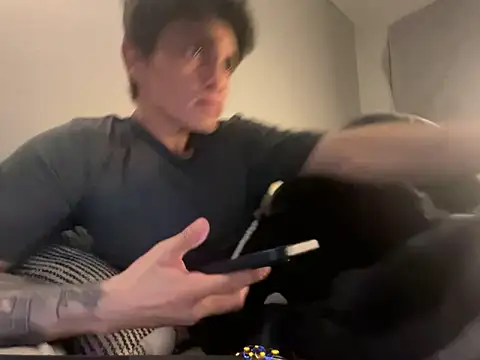 Snapshot of Orlando702@xh chatting on 10-26-25, 06:52 Orlando702xh online show from 10-26-25, 06:52