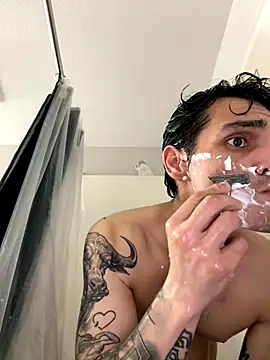 Snapshot of Orlando702@xh chatting on 11-13-25, 12:15 Orlando702xh online show from 11-13-25, 12:15