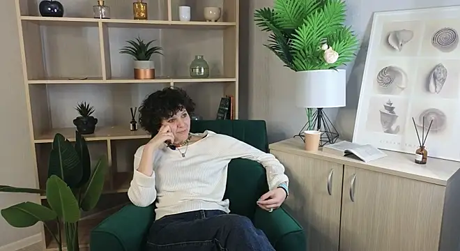 PhebeCharron online show from 10-21-25, 03:13