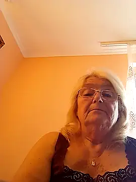 Snapshot of AmyLove353 chatting on 10-28-25, 12:30 AmyLove353 online show from 10-28-25, 12:30