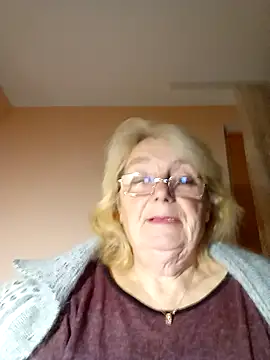 Snapshot of AmyLove353 chatting on 11-04-25, 04:33 AmyLove353 online show from 11-04-25, 04:33