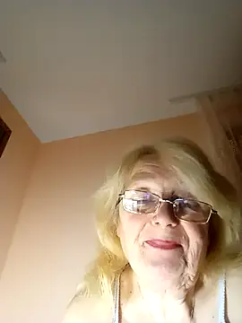 Snapshot of AmyLove353 chatting on 11-13-25, 09:25 AmyLove353 online show from 11-13-25, 09:25