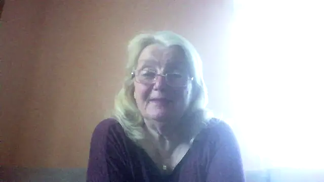 Snapshot of AmyLove353 chatting on 05-02-26, 03:55 AmyLove353 online show from 05-02-26, 03:55