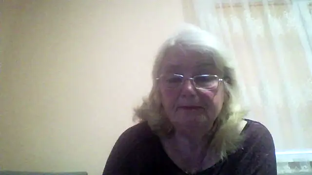 Snapshot of AmyLove353 chatting on 05-14-26, 02:40 AmyLove353 online show from 05-14-26, 02:40