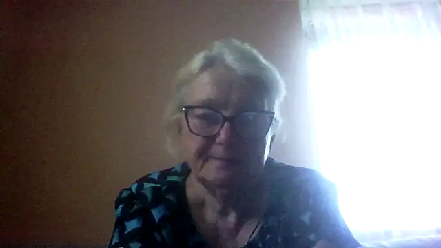 Snapshot of AmyLove353 chatting on 06-12-26, 04:55 AmyLove353 online show from 06-12-26, 04:55