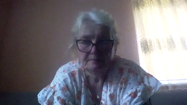 Snapshot of AmyLove353 chatting on 06-13-26, 03:48 AmyLove353 online show from 06-13-26, 03:48