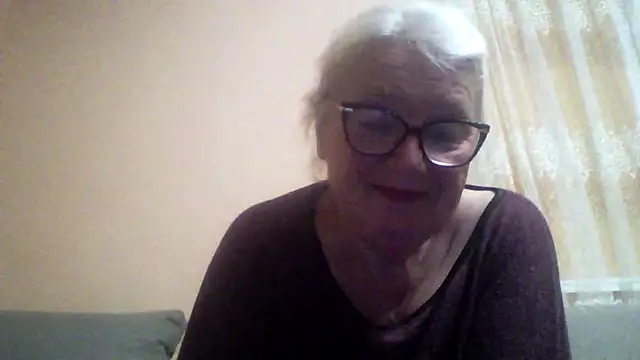 Snapshot of AmyLove353 chatting on 06-14-26, 08:00 AmyLove353 online show from 06-14-26, 08:00