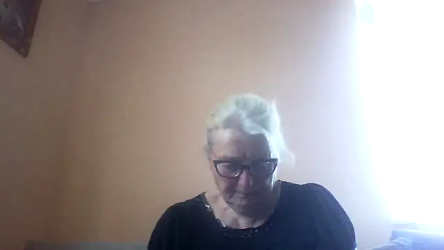 Snapshot of AmyLove353 chatting on 06-16-26, 04:15 AmyLove353 online show from 06-16-26, 04:15