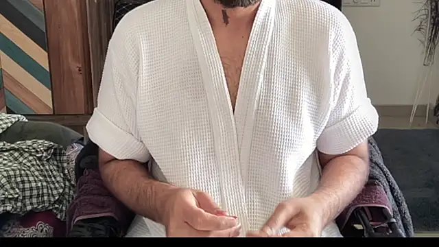 Snapshot of MakeMeAwareAah chatting on 01-13-26, 06:40 MakeMeAwareAah online show from 01-13-26, 06:40