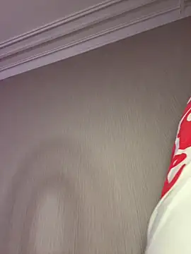 Snapshot of HugeBoobsAlice chatting on 12-21-25, 05:03 HugeBoobsAlice online show from 12-21-25, 05:03