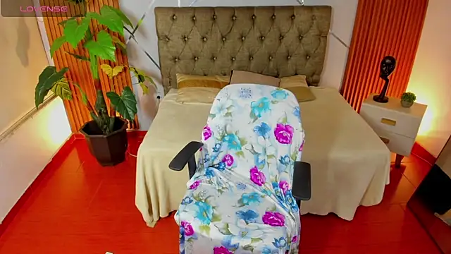 camilaa lux online show from 02-12-26, 11:49