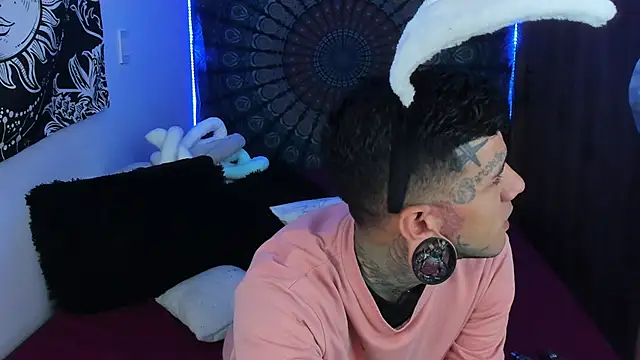 Snapshot of cleoo_jhonny chatting on 11-07-25, 06:46 cleoo jhonny online show from 11-07-25, 06:46