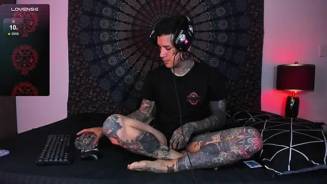 Snapshot of cleoo_jhonny chatting on 01-14-26, 05:13 cleoo jhonny online show from 01-14-26, 05:13