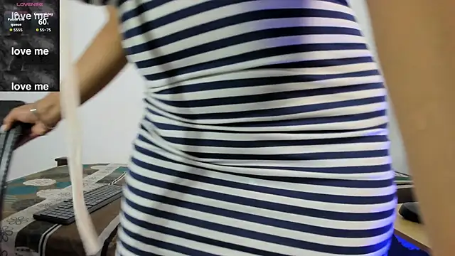 AdelaFranco online show from 10-27-25, 05:11