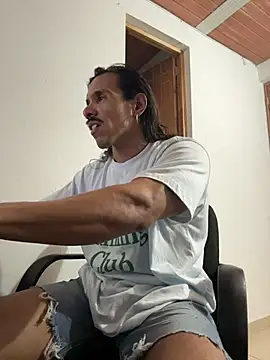 Snapshot of caiiobahia chatting on 12-19-25, 03:57 caiiobahia online show from 12-19-25, 03:57