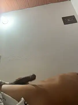 Snapshot of caiiobahia chatting on 01-11-26, 02:11 caiiobahia online show from 01-11-26, 02:11