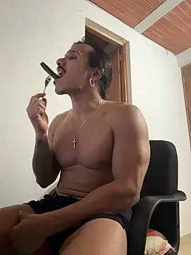 Snapshot of caiiobahia chatting on 01-14-26, 02:28 caiiobahia online show from 01-14-26, 02:28